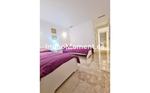 Resale - Apartment - Marbella - Elviria