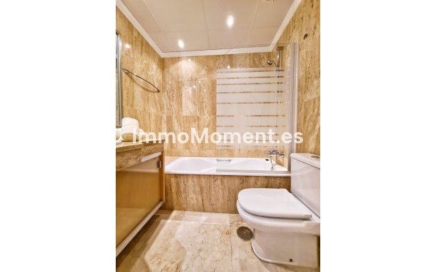 Resale - Apartment - Marbella - Elviria