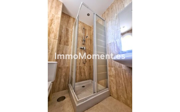 Resale - Apartment - Marbella - Elviria