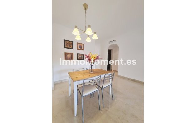 Resale - Apartment - Marbella - Elviria