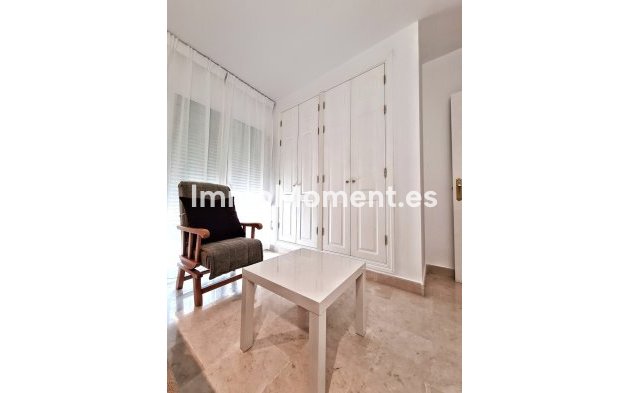 Resale - Apartment - Marbella - Elviria