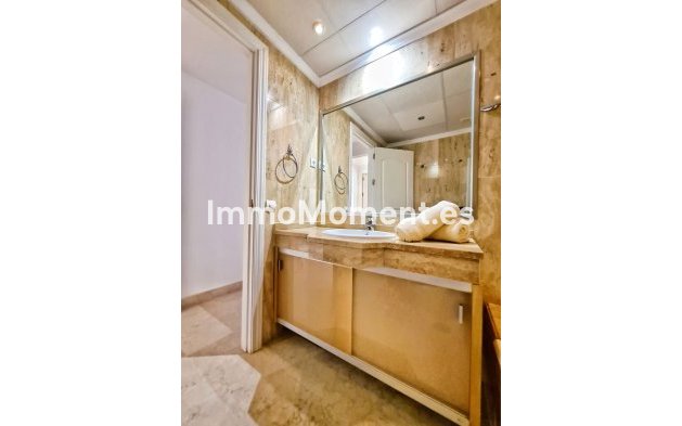 Resale - Apartment - Marbella - Elviria