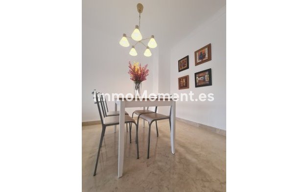 Resale - Apartment - Marbella - Elviria