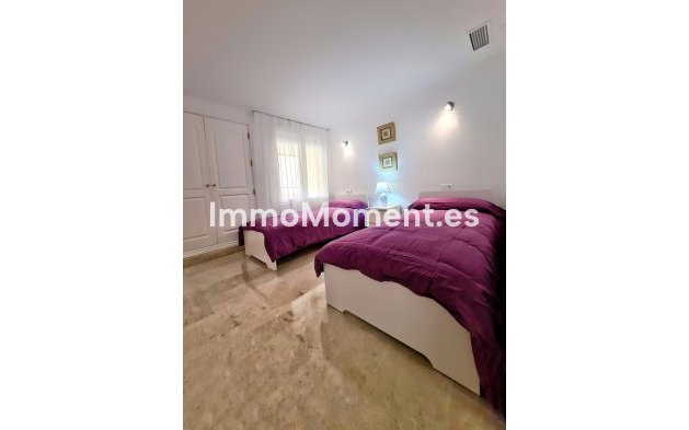 Resale - Apartment - Marbella - Elviria