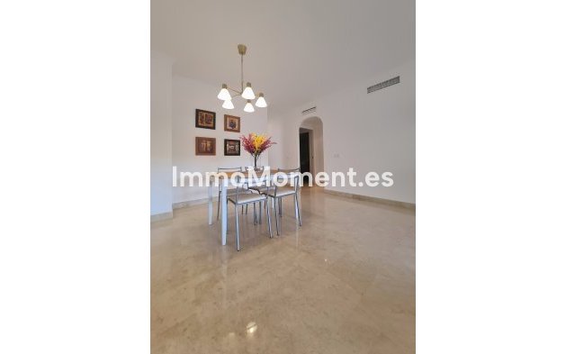 Resale - Apartment - Marbella - Elviria