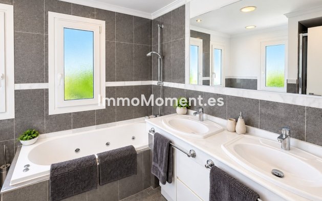 Bestaande woning - Vrijstaande villa - Estepona  - Selwo