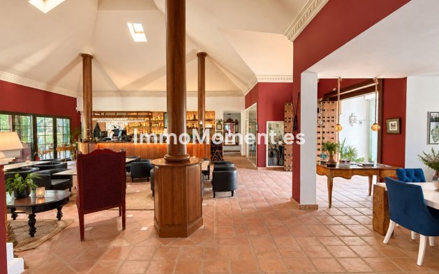 Bestaande woning - Vrijstaande villa - Estepona  - Selwo