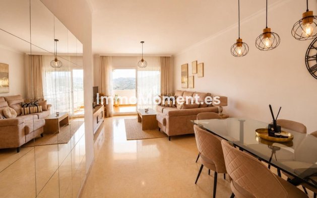 Resale - Apartment - Marbella - Elviria