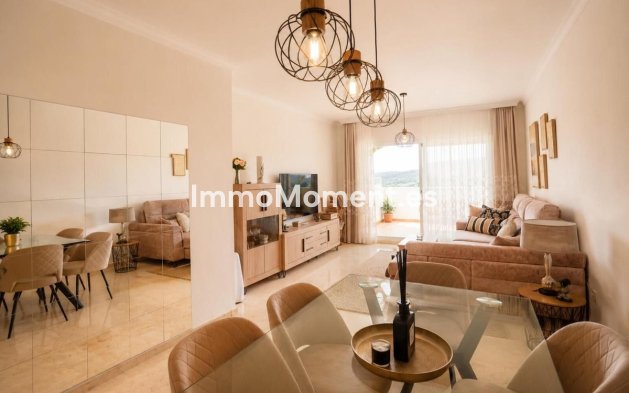 Resale - Apartment - Marbella - Elviria