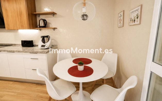 Resale - Apartment - Marbella - Elviria