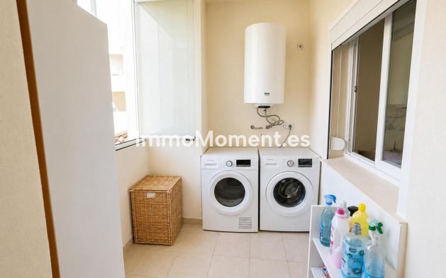 Resale - Apartment - Marbella - Elviria
