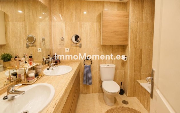 Resale - Apartment - Marbella - Elviria