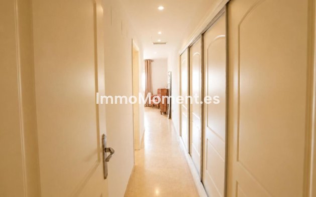 Resale - Apartment - Marbella - Elviria