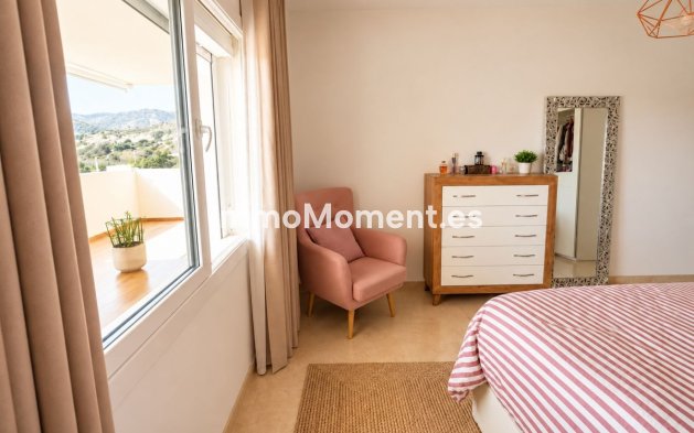 Resale - Apartment - Marbella - Elviria