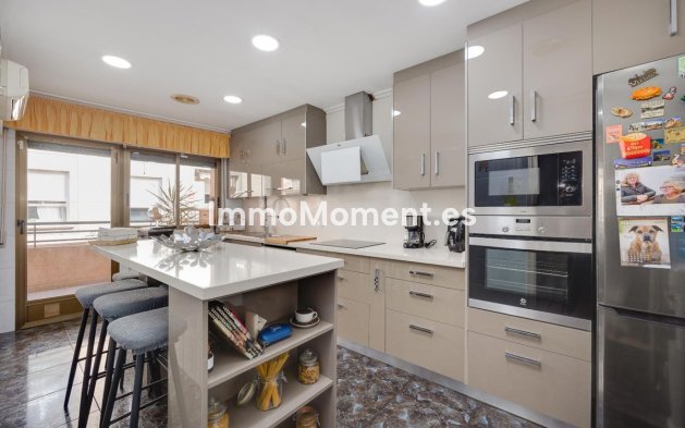 Resale - Apartment - Torrevieja - Torrevieja Centro