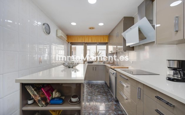 Resale - Apartment - Torrevieja - Torrevieja Centro