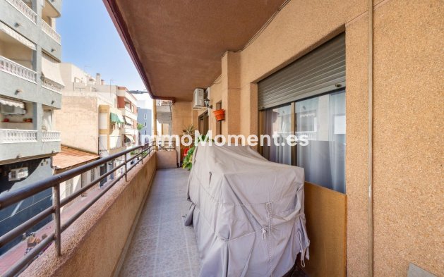 Resale - Apartment - Torrevieja - Torrevieja Centro