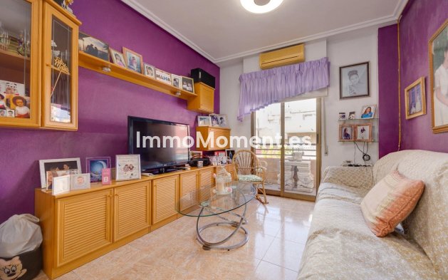 Resale - Apartment - Torrevieja - Torrevieja Centro