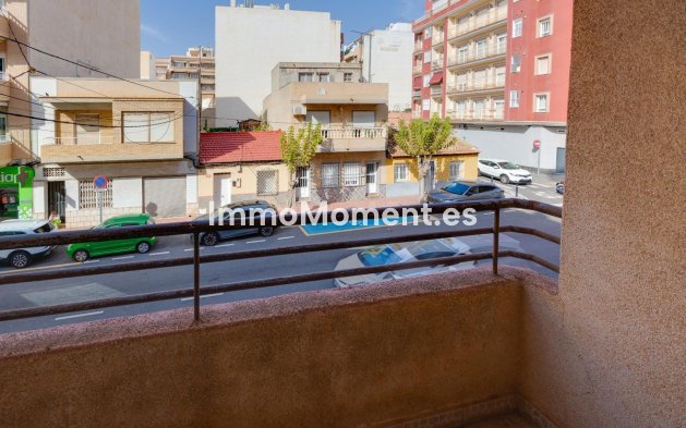 Resale - Apartment - Torrevieja - Torrevieja Centro