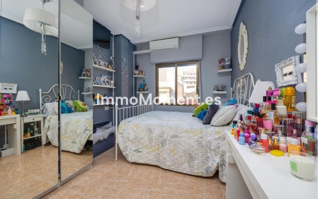Resale - Apartment - Torrevieja - Torrevieja Centro