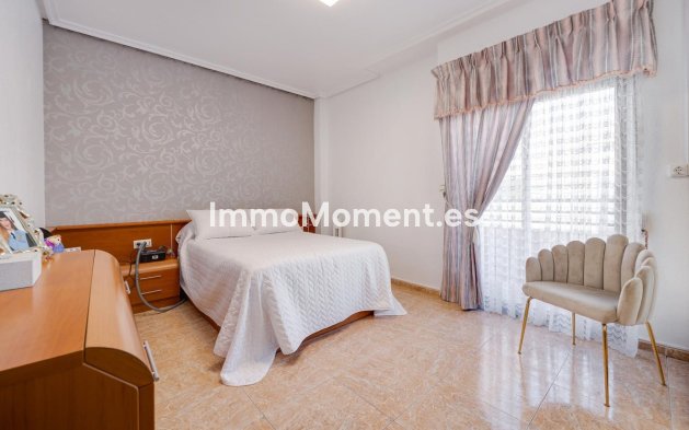 Resale - Apartment - Torrevieja - Torrevieja Centro