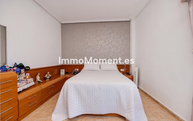 Resale - Apartment - Torrevieja - Torrevieja Centro