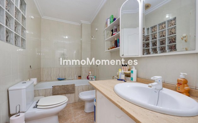 Resale - Apartment - Torrevieja - Torrevieja Centro