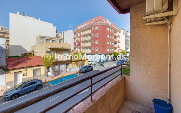 Resale - Apartment - Torrevieja - Torrevieja Centro