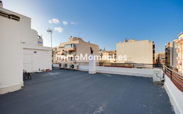 Resale - Apartment - Torrevieja - Torrevieja Centro