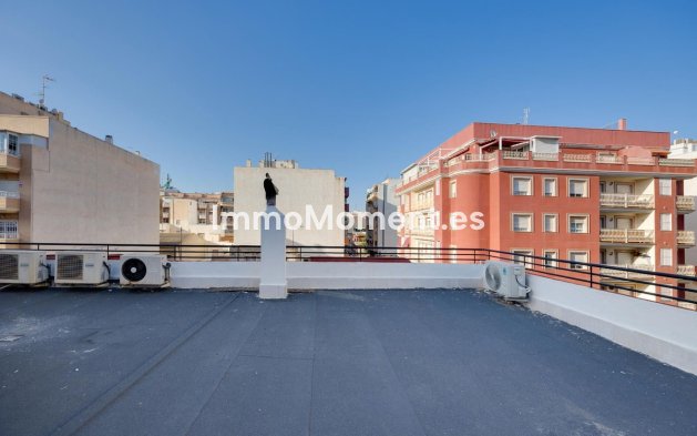 Resale - Apartment - Torrevieja - Torrevieja Centro