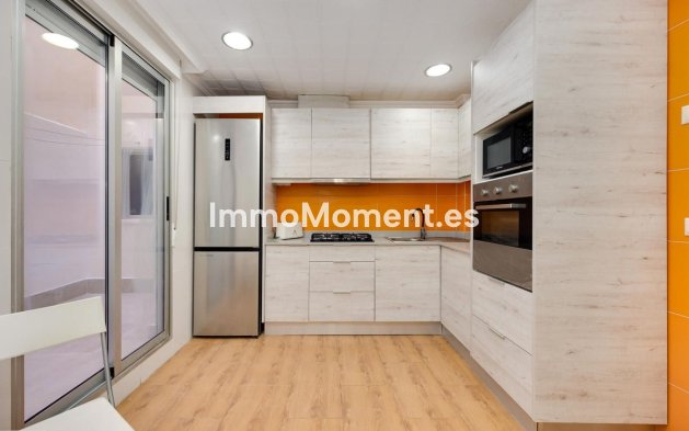 Resale - Apartment - Torrevieja - Torrevieja Centro