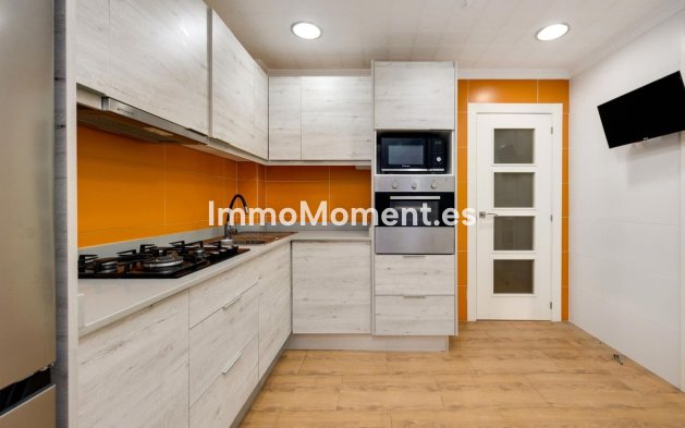 Resale - Apartment - Torrevieja - Torrevieja Centro