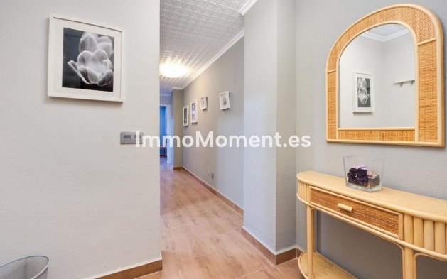 Resale - Apartment - Torrevieja - Torrevieja Centro