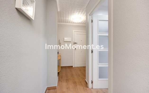 Resale - Apartment - Torrevieja - Torrevieja Centro