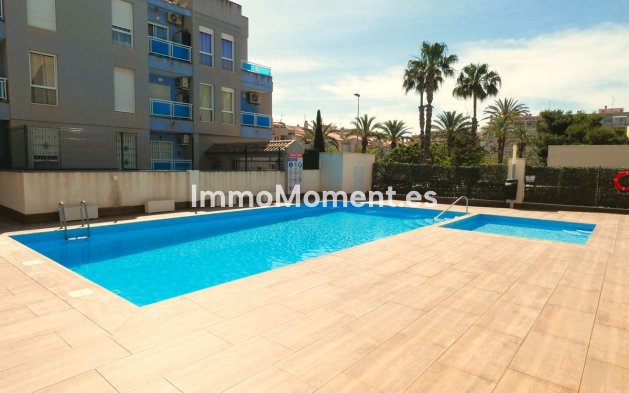 Resale - Apartment - Torrevieja - Torrevieja Centro