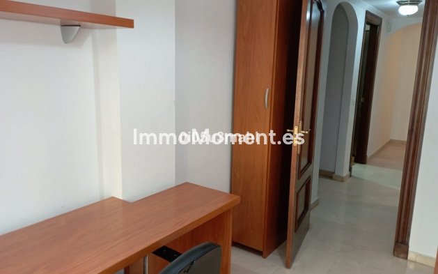 Resale - Apartment - Málaga - La Trinidad