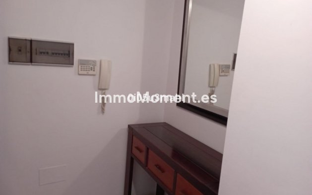 Resale - Apartment - Málaga - La Trinidad