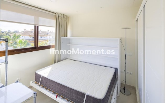 Resale - Apartment - Marbella - Nueva Andalucía