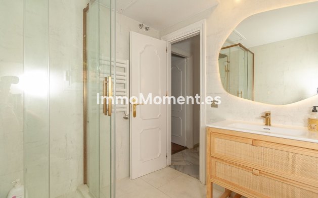 Reventa - Villa independiente - Marbella - Elviria