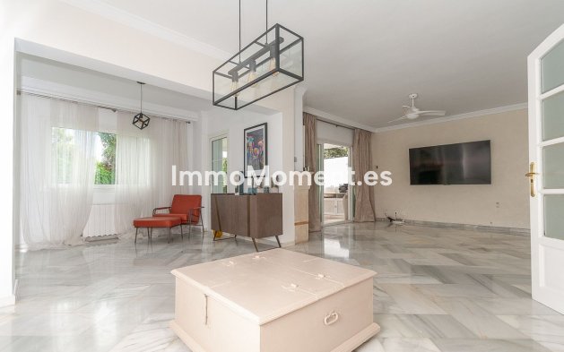 Reventa - Villa independiente - Marbella - Elviria
