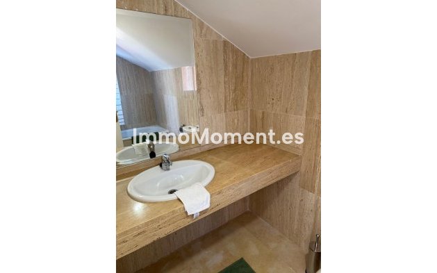 Resale - Apartment - Marbella - Elviria
