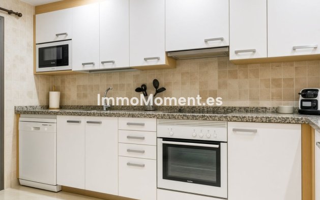 Resale - Apartment - Estepona - Estepona Centro