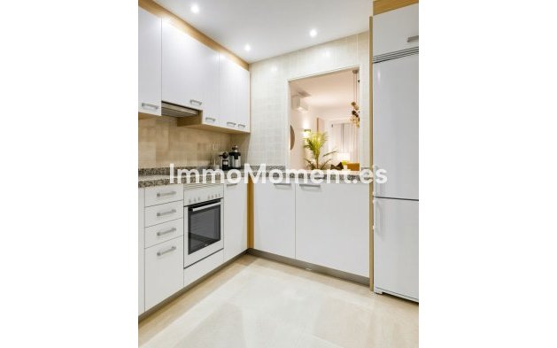 Resale - Apartment - Estepona - Estepona Centro