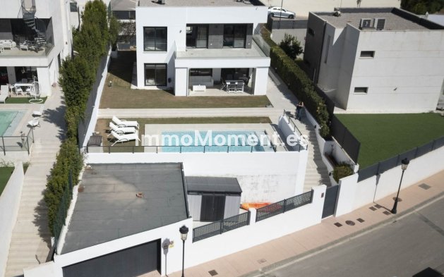Bestaande woning - Vrijstaande villa - Manilva - La Duquesa