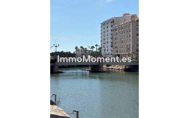 Revente - Appartement - Málaga - Perchel Sur