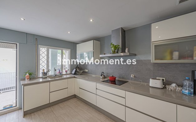 Resale - Apartment - Marbella - Río Real
