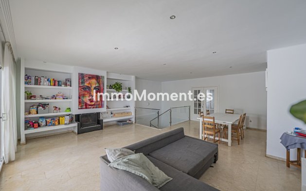 Resale - Apartment - Marbella - Río Real