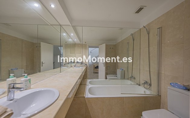 Resale - Apartment - Marbella - Río Real