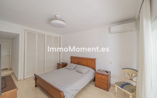 Resale - Apartment - Marbella - Río Real