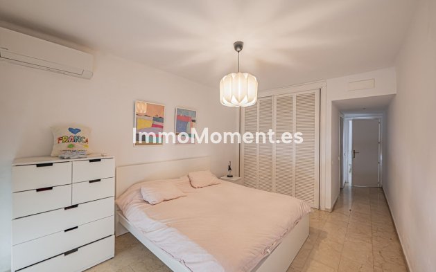Resale - Apartment - Marbella - Río Real